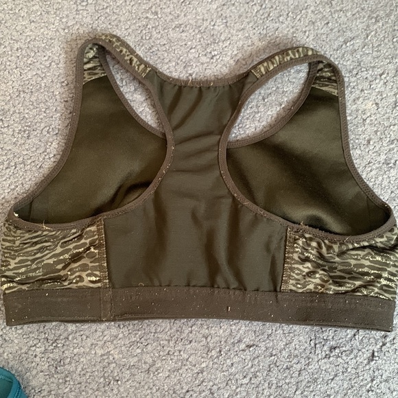 2 Nike sports bras - Picture 5 of 7